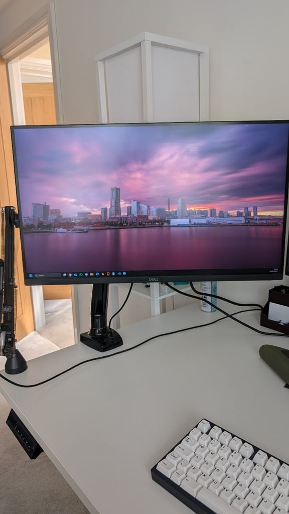 Dell G2724D 165hz 1440p QHD Gaming monitor + Desk monitor arm