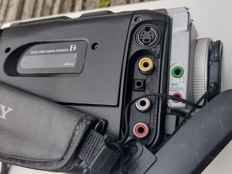 Sony DCR-TRV110E Video Camera recorder
