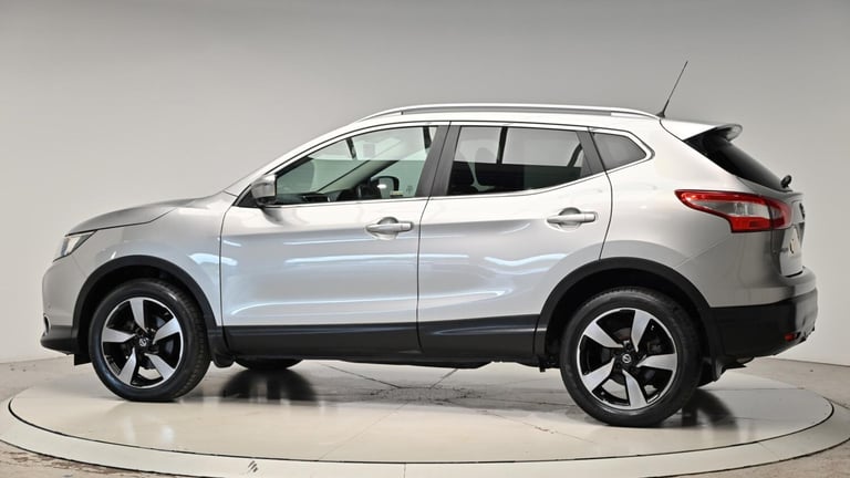 2015 Nissan Qashqai 1.6 dCi n-tec+ XTRON 2WD Euro 6 (s/s) 5dr HATCHBACK Diesel Automatic