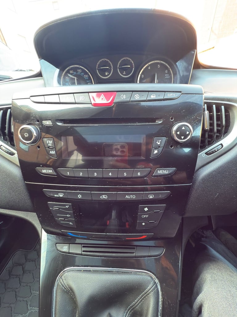 2012 Chrysler Ypsilon 1.3 M-Jet Limited 5dr HATCHBACK Diesel Manual