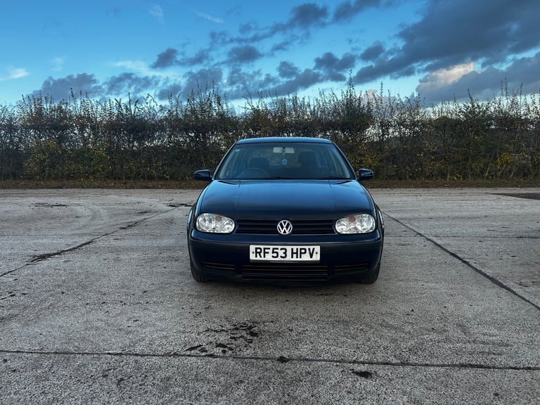 Volkswagen Golf with cruise control, ULEZ compliant, long MOT, great service history! - Image 3