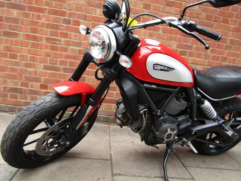 DUCATI SCRAMBLER 800  FULL SERVICE , ONE PREVIOUS OWNER ,VERY LOW MILES