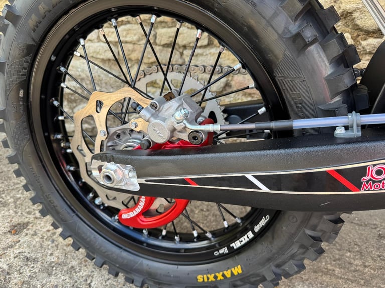 Beta RR250 X-PRO Enduro Bike, New 2025 Model, Clearance & Free Accessories 