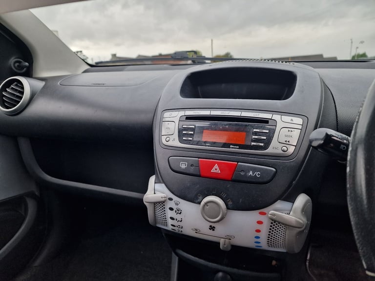 Peugeot, 107, £20 year road tax Hatchback, 2012, Manual, 998 (cc), 3 doors