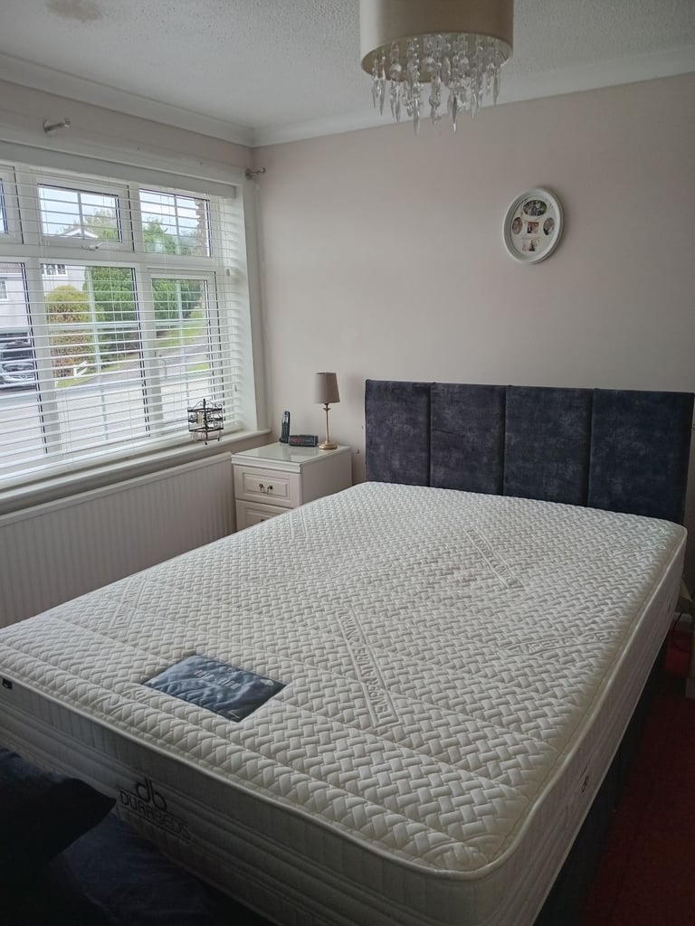 4'6" DIVAN & BED (AS NEW)