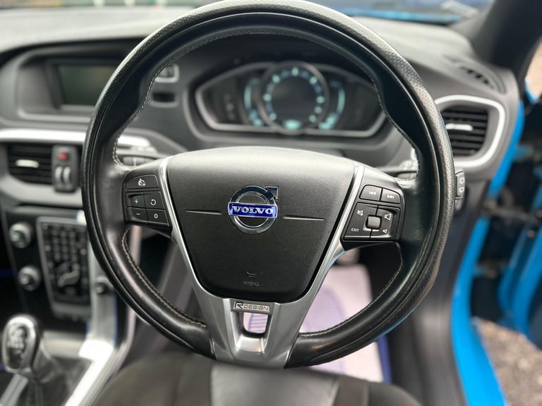 2014 Volvo V40 2.0 D3 R-Design Euro 5 (s/s) 5dr HATCHBACK Diesel Manual