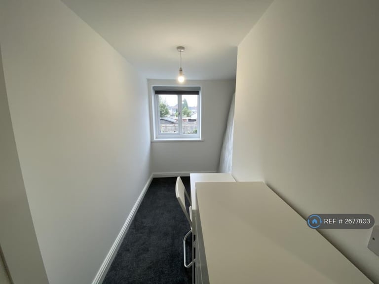 2 bedroom flat in Woodville Road, Cardiff, CF24 (2 bed) (#2677803)
