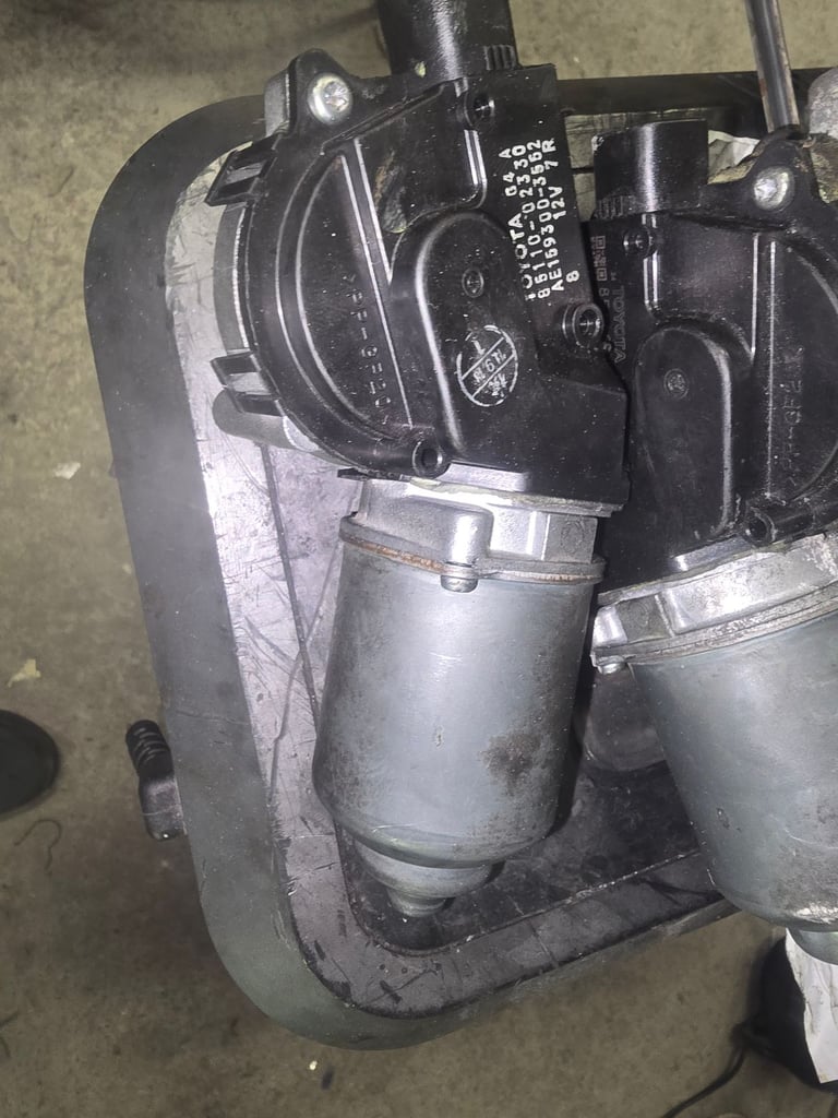 Toyota Prius, Auris, Corolla, Yaris all models and years Wiper motor