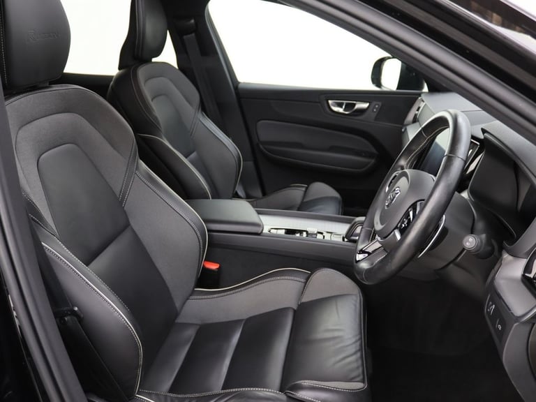 2020 Volvo XC60 2.0 B5 MHEV R-Design SUV 5dr Petrol Hybrid Auto AWD Euro 6 (s/s) (250 ps) ESTATE ...