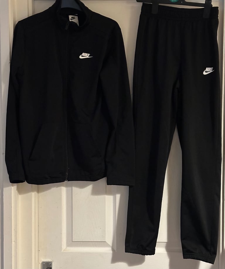 image for Boys Black Nike Tracksuit Size 158 - 170cm XL
