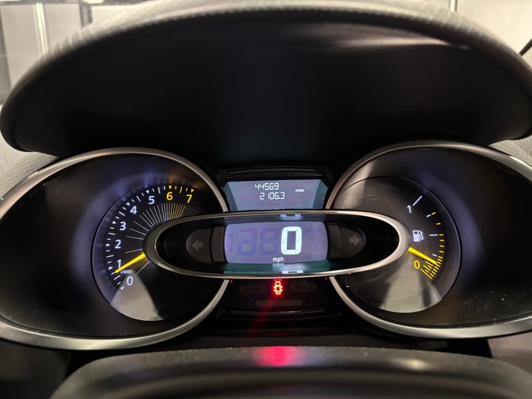 2015 Renault Clio 1.2 16V Dynamique MediaNav 5dr HATCHBACK Petrol Manual