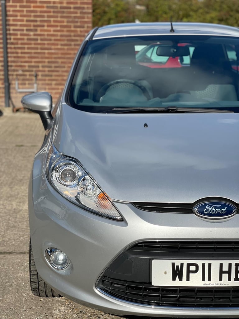 FORD FIESTA 1.4 Zetec 5dr 2011