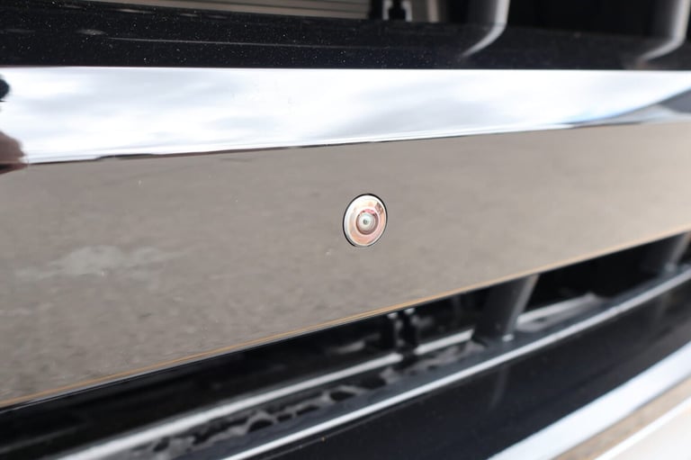 2025 Land Rover Discovery BRAND NEW COMMERCIAL DYNAMIC HSE STYLED BY SEEKER  AND REAR SEAT CONVER...