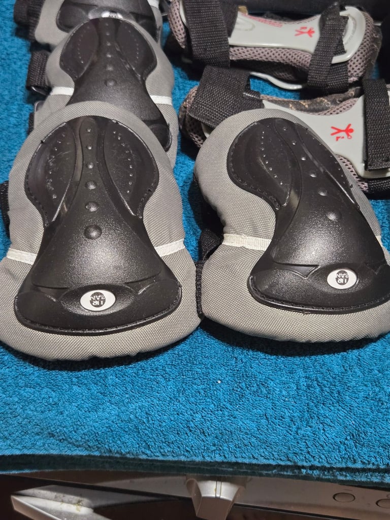 Decathlon UK6 Black Grey Inline Skates with Lemonade Bag and Protection Gear