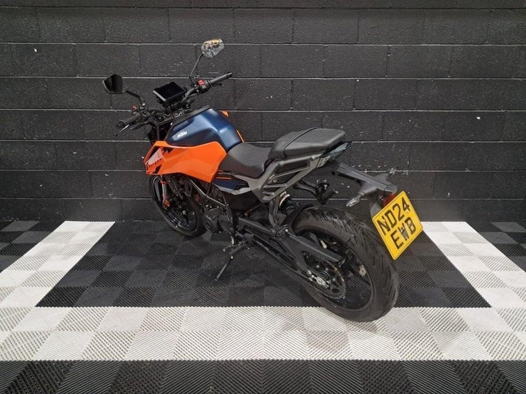 2024 24 KTM 125 DUKE 125 NAKED PETROL MANUAL X-RING EURO 5 (15 PS)