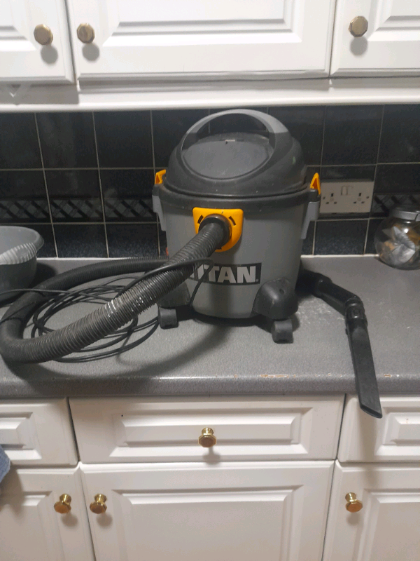 TITAN WET VAC 