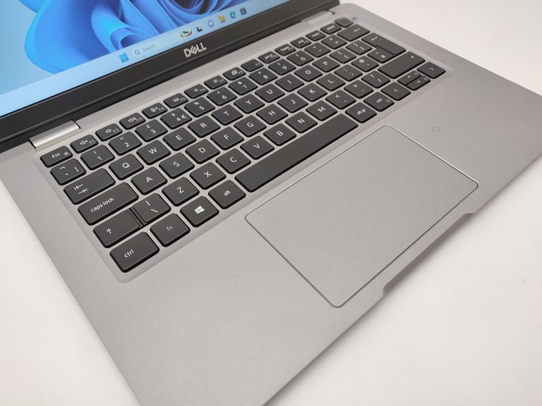 Dell Latitude i5 1135G7 8GB RAM 256GB SSD Windows 11 Pro 13.3-inch Laptop 11th Gen 1080P FHD 5320