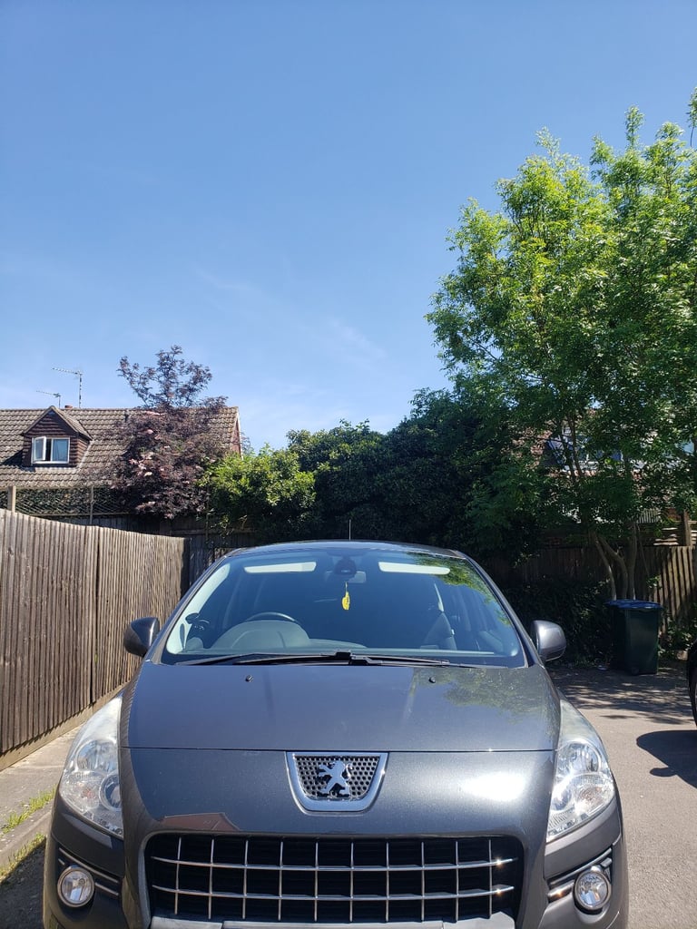 Peugeot, 3008, Hatchback, 2013, Semi-Auto, 1560 (cc), 5 doors