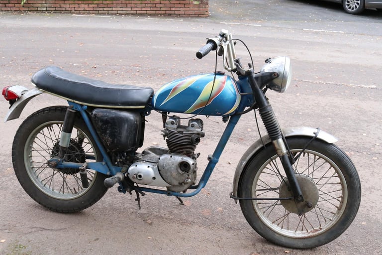 Triumph T100R T100 R Daytona Winter Restoration Project.