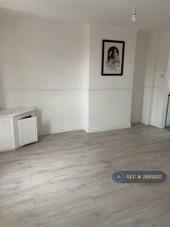 3 bedroom house in Joslin Road, Purfleet, RM19 (3 bed) (#2681920)