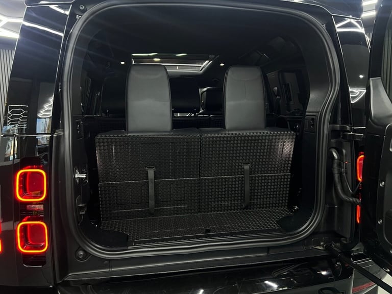 2021 Land Rover Defender 3.0 D300 X-Dynamic HSE 110 5dr Auto [7 Seat] ESTATE DIESEL Automatic