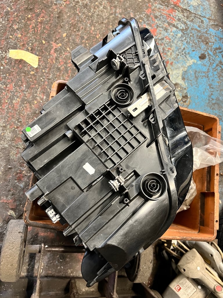 BMW X1 2021 F48 LCI HEADLIGHT FACELIFT 