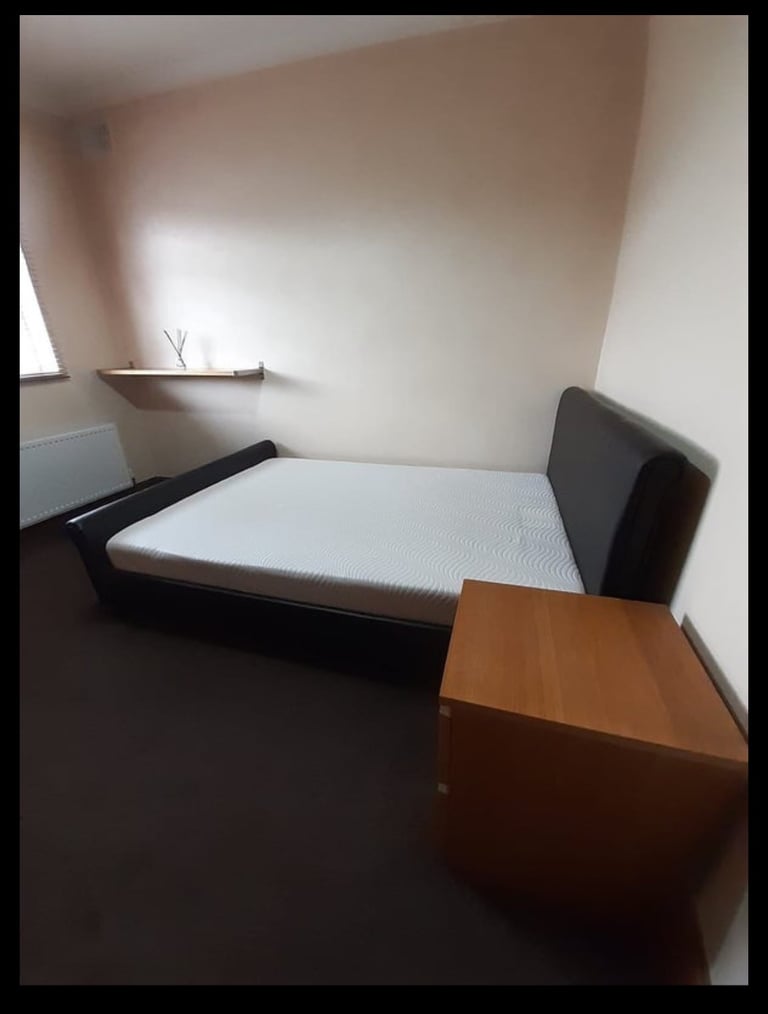 Large Double Room With Great City Links!