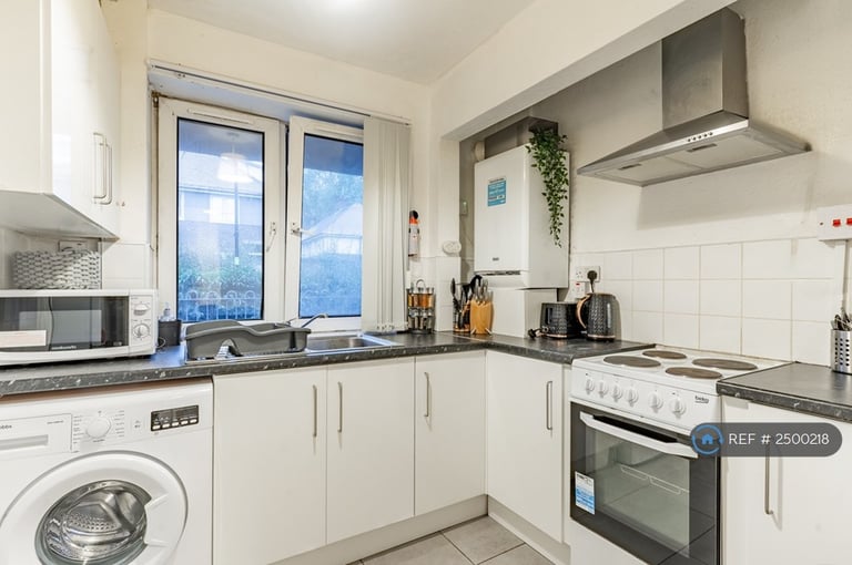 2 bedroom flat in Rawlins Street, Birmingham, B16 (2 bed) (#2500218)