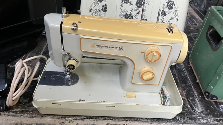 Frister Rossman 300 Sewing Machine