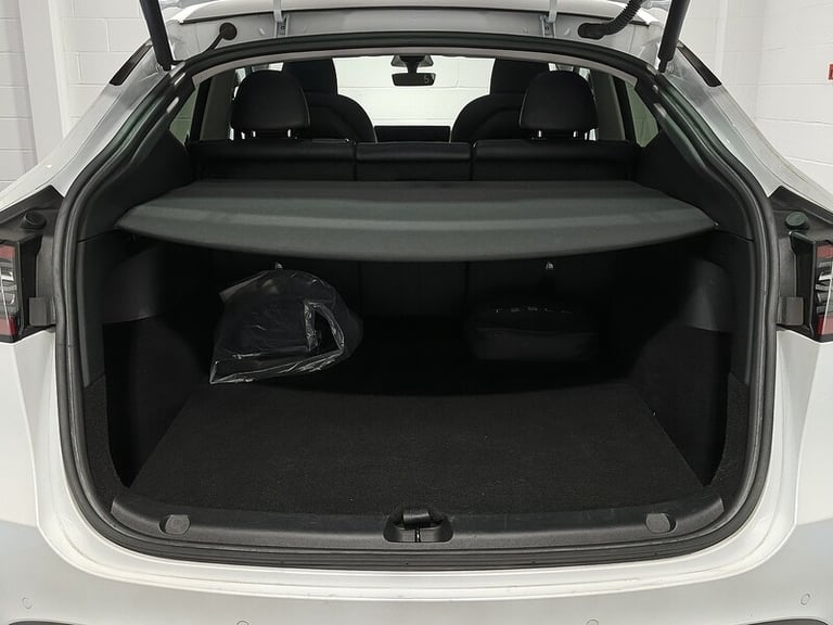 2022 Tesla Model Y Long Range AWD 5dr Auto MPV ELECTRIC Automatic