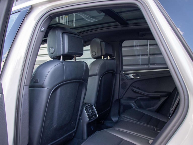 2023 Porsche Macan 5dr PDK ESTATE PETROL Automatic