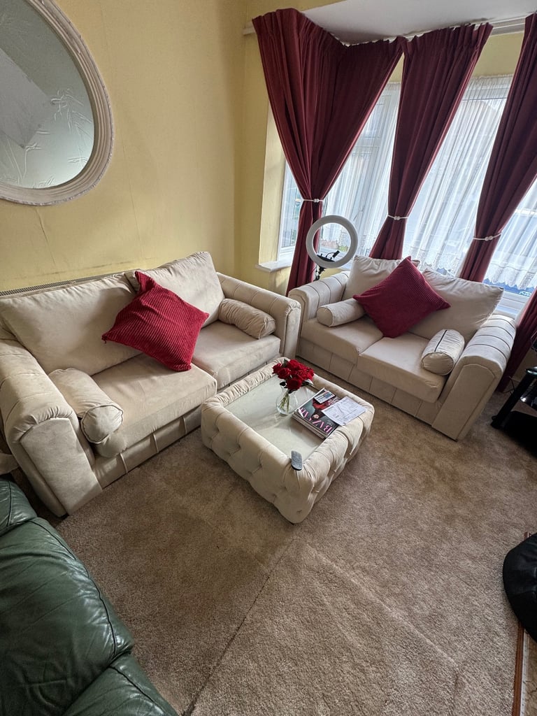 Sofa set like new to sell 