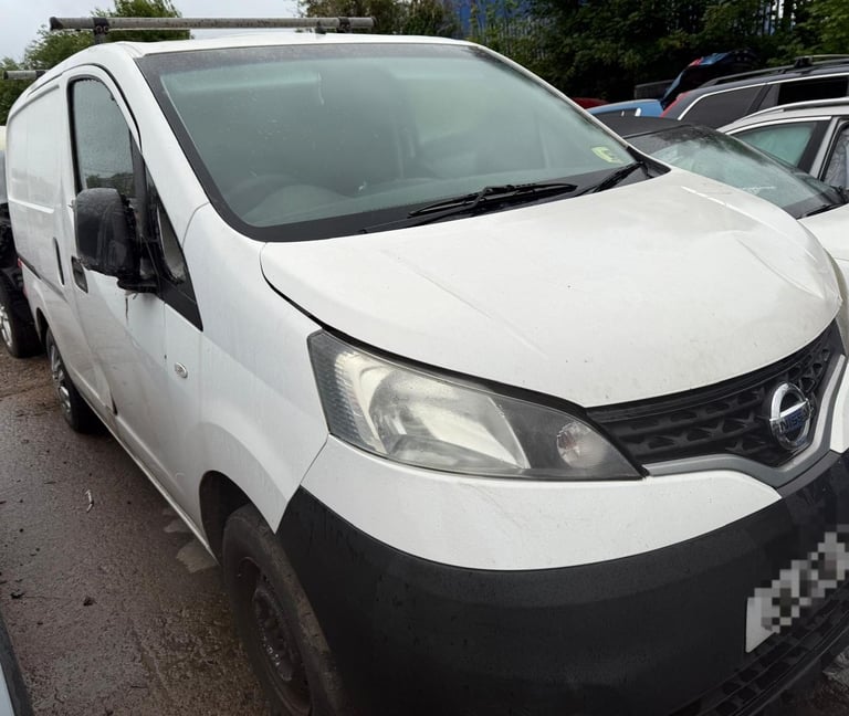 image for Breaking spare parts nissan nv200
