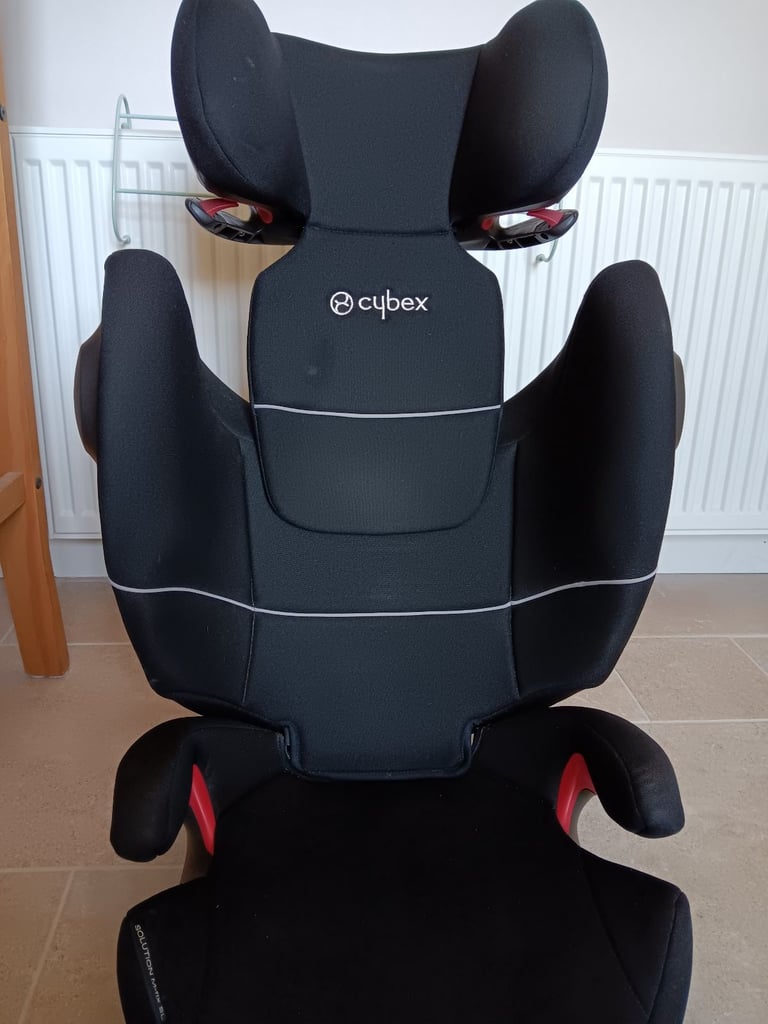 Child car seat aged 3-12, very good condition 