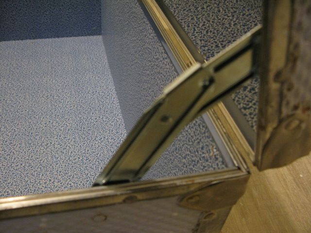 Chest . Size : H=40cm , W=40cm , L=80cm