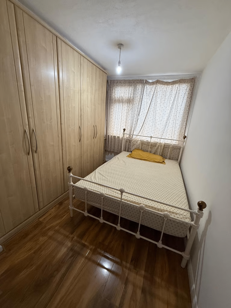 Spacious & Cosy Double Room For Rent AT SL3 8PQ