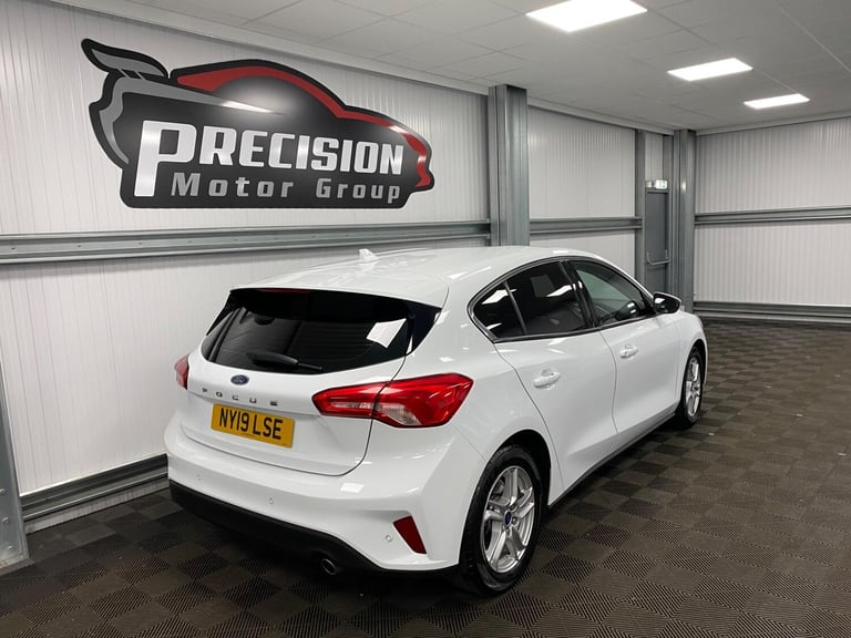 2019 Ford Focus 1.0T EcoBoost Zetec Euro 6 (s/s) 5dr HATCHBACK Petrol Manual