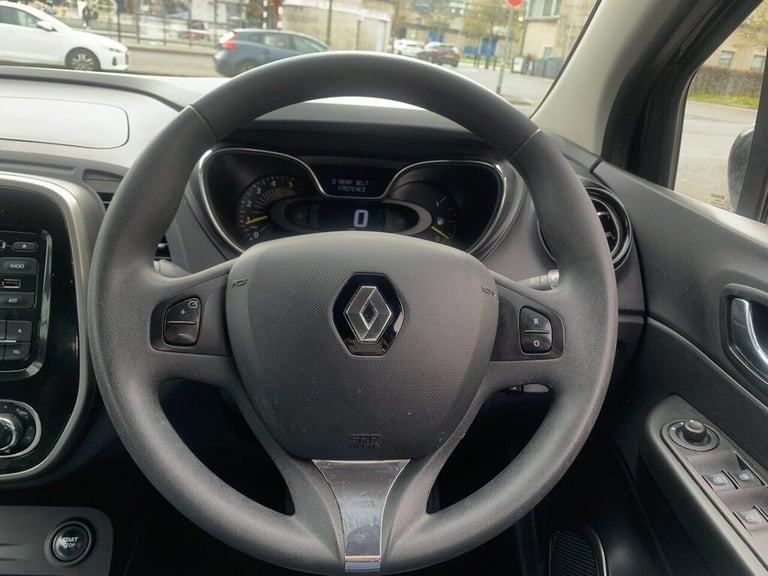 2014 Renault Captur 1.5 EXPRESSIONPLUS CONVENIENCE ENERGYTCE S/S 5d 90 BHP Hatchback Diesel Manual