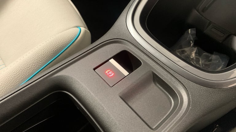 2025 Fiat 600 1.2 MHEV La Prima SUV 5dr Petrol Hybrid e-DCT Euro 6 (s/s) (100 ps) SUV Hybrid Auto...