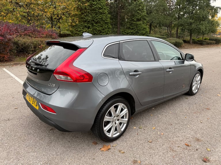 2017 Volvo V40 D2 [120] Inscription 5dr HATCHBACK Diesel Manual