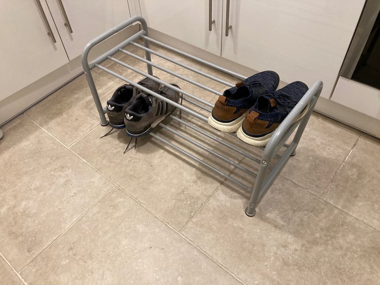 Metal shoe rack