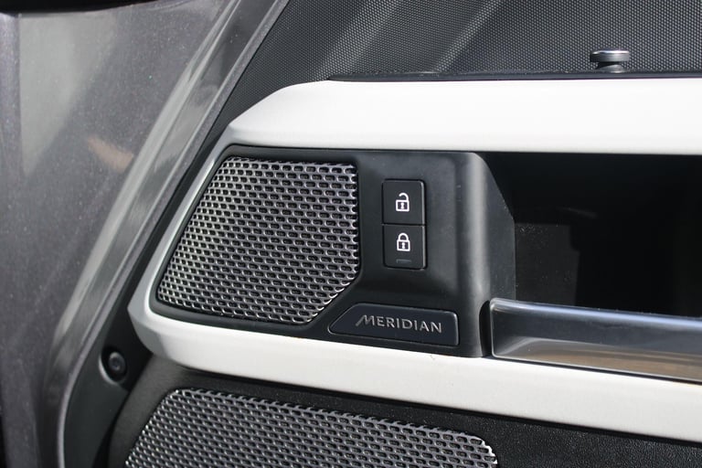 2021 Land Rover Defender 110 3.0 D250 MHEV SE Hard Top SUV Auto 4WD MWB Euro 6 (s/s) 5dr PANEL VA...