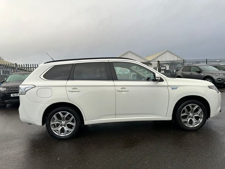2014 Mitsubishi Outlander 0.0 PHEV GX 4H 5d 162 BHP Estate PETROL/ELECTRIC Semi Automatic