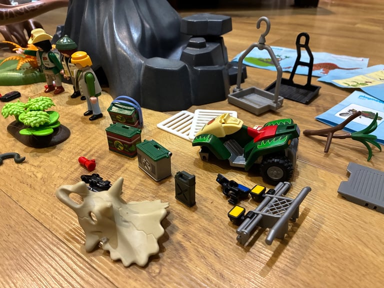 Playmobil mixed Dinosaur bundle and other dinosaurs