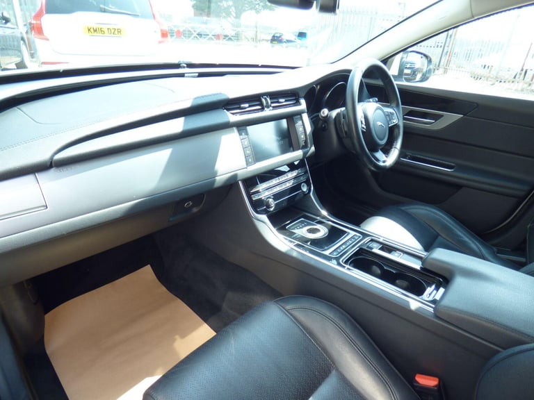 JAGUAR XF 2.0 d Prestige **Â