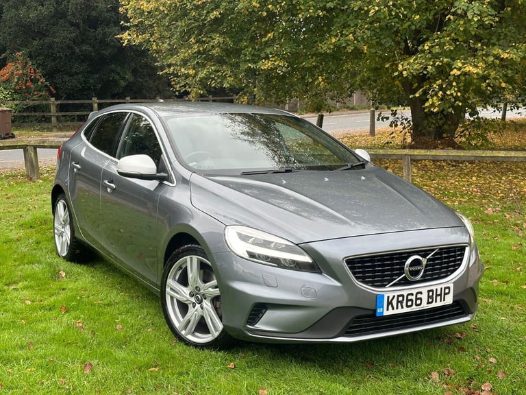 image for VOLVO V40 2.0 R-Design Pro D4 2016
