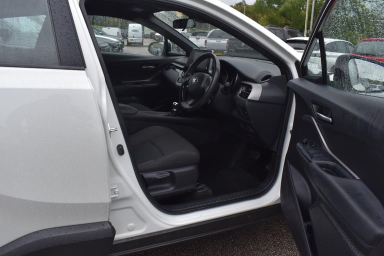2020 Toyota C-HR 1.8 VVT-h Icon CVT Euro 6 (s/s) 5dr HATCHBACK Petrol/Electric Hybrid Automatic