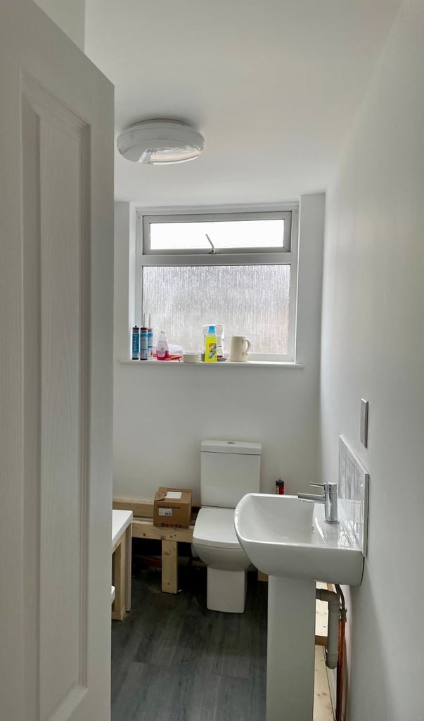 Newly refurbished 2 bedroom flat Farnham 