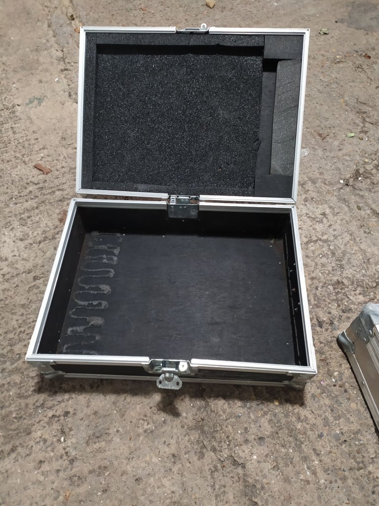 2 X METAL CASES small & big