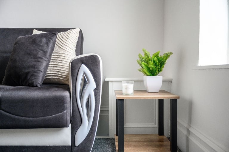 Cozy 3 BR House in Manchester | Parking, Kitchen